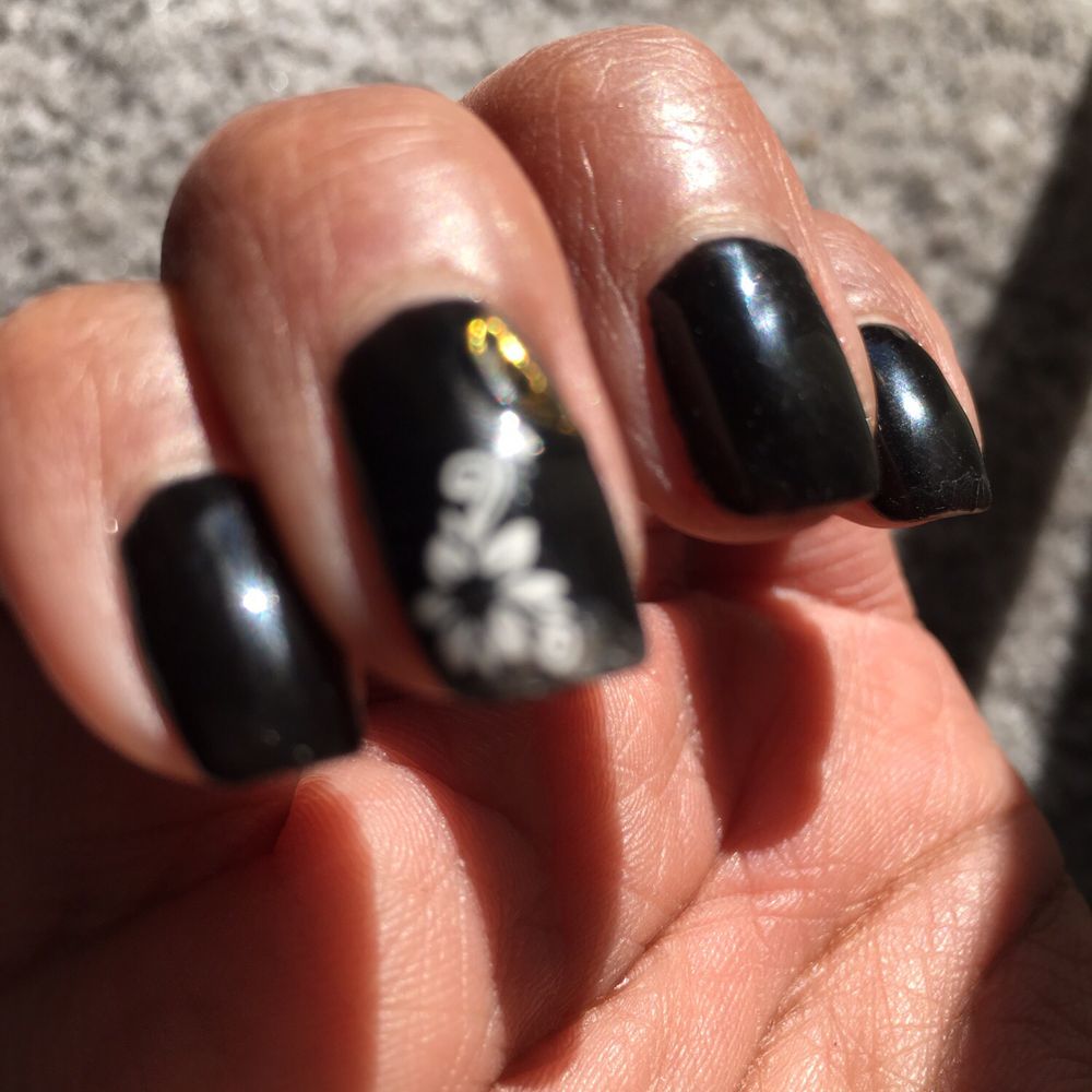 AVA Nail Spa - Top coat peeling day 2 - Nail Salons Near Me - Virginia Beach, Virginia