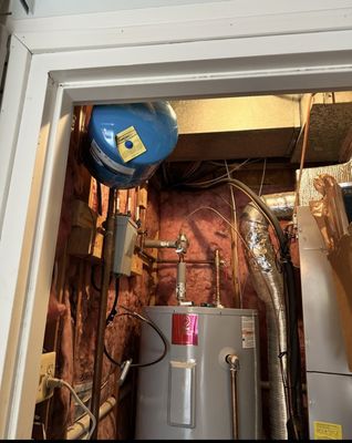 Jayleen Richardson Plumbing Logo