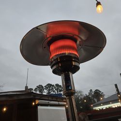 Pirate's Point Bar and Grill - Outside space heater