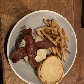 7 Acre BarnGrill - Burger and fries - New American Near Me - Alpharetta, Georgia 7 Acre BarnGrill - Burger and fries - New American Near Me - Alpharetta, Georgia
