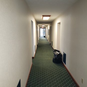 Wintergreen Resort - trash in hallway - Ski Resorts Near Me - Wintergreen, Virginia