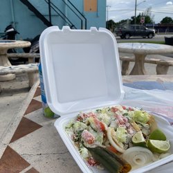 Los Gallitos Tortilleria - Tacos on the patio!