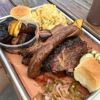 Gee's Barbecue - Beef belly burnt ends, brisket, beef rib, jalapeño cheese sausage, Mac and cheese - Barbeque Near Me - Santa Ana, California Gee's Barbecue - Beef belly burnt ends, brisket, beef rib, jalapeño cheese sausage, Mac and cheese - Barbeque Near Me - Santa Ana, California