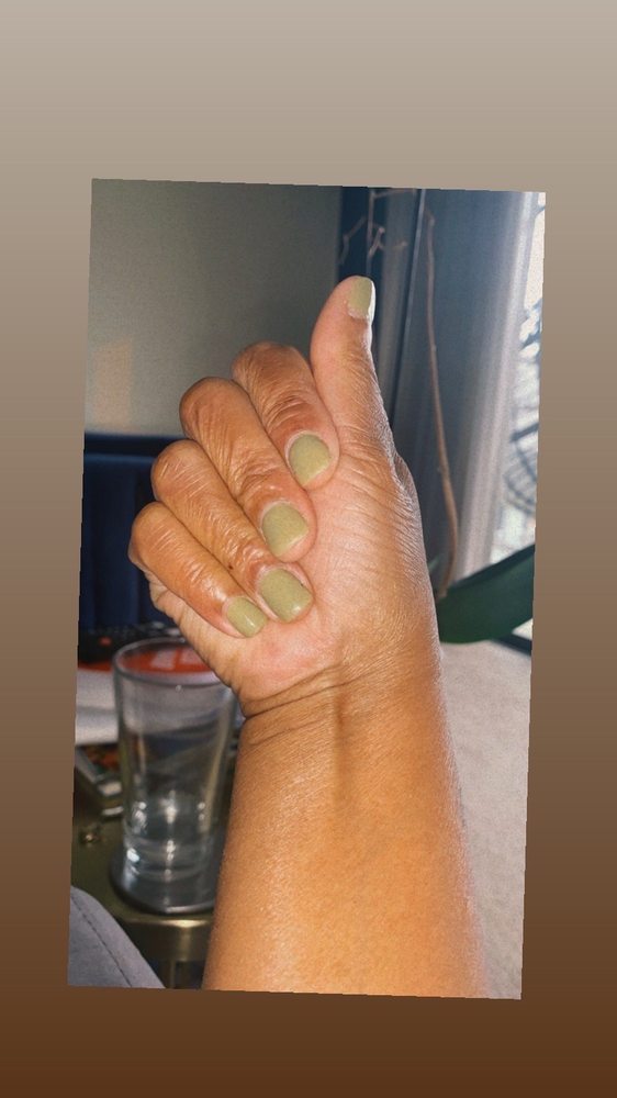 Lil' Boutique Nail Care Logo