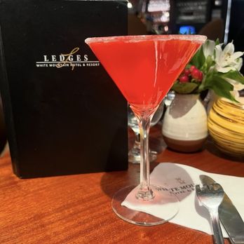 Ledges Restaurant - Drinks - American Near Me - North Conway, New Hampshire
