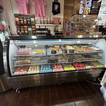 Parisien Bakery - Bakeries Near Me - Clovis, California