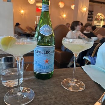 Flex Mussels - French 75. Not sure what recipe they used but it tasted more like a Lemon Drop. I don't believe they put champagne in it. Smh - Seafood Near Me - New York, New York Flex Mussels - French 75. Not sure what recipe they used but it tasted more like a Lemon Drop. I don't believe they put champagne in it. Smh - Seafood Near Me - New York, New York