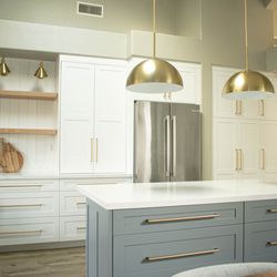 Davanna Studio - Kitchen Design & Cabinetry Supply by Davanna Studio.
Bellmont Cabinetry