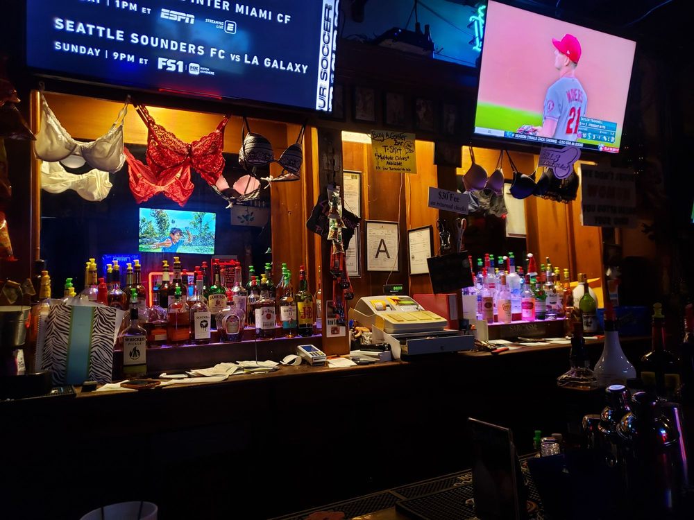 CORNER BAR Updated October 2024 23 Photos & 15 Reviews 201 State