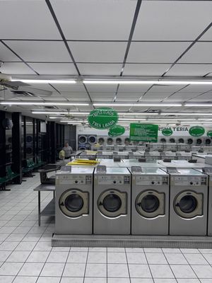 Win Washateria | Laundry