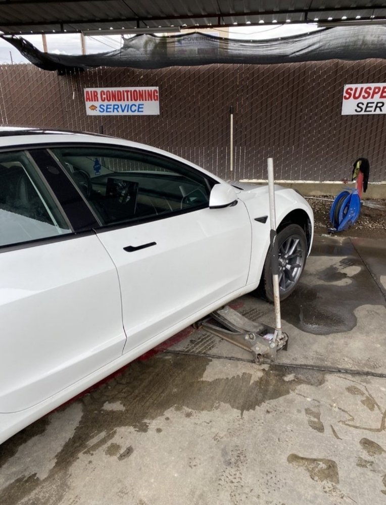 Hector's Wheels And Tires, Bakersfield Roadtrippers