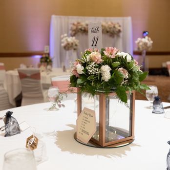 Strelitzia Flower Company - Centerpieces : @kaboophotography - Florists Near Me - Davis, California