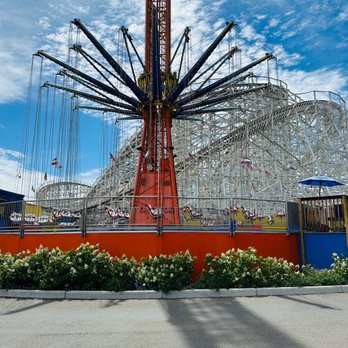 Elitch Gardens - The Star Flier = Closed! Twister II = Closed! - Amusement Parks Near Me - Denver, Colorado Elitch Gardens - The Star Flier = Closed! Twister II = Closed! - Amusement Parks Near Me - Denver, Colorado