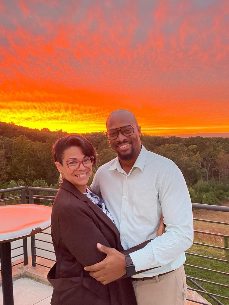 Simply Marvalas hair Studio Logo