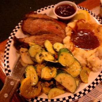Black Bear Diner Davis - tri tip dinner - American Near Me - Davis, California