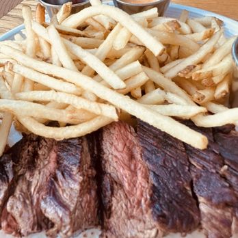 Zinqué - Steak frittes - French Near Me - West Hollywood, California