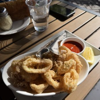 La Barra - Riverside - CRISPY CALAMARI - Pizza Near Me - Riverside, Illinois La Barra - Riverside - CRISPY CALAMARI - Pizza Near Me - Riverside, Illinois