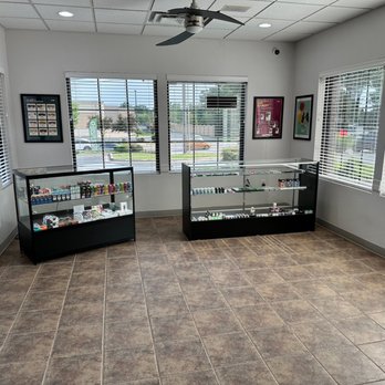 Whole Leaf - Displays - cartridges, batteries and prerolls. - Cannabis Clinics Near Me - Tulsa, Oklahoma Whole Leaf - Displays - cartridges, batteries and prerolls. - Cannabis Clinics Near Me - Tulsa, Oklahoma
