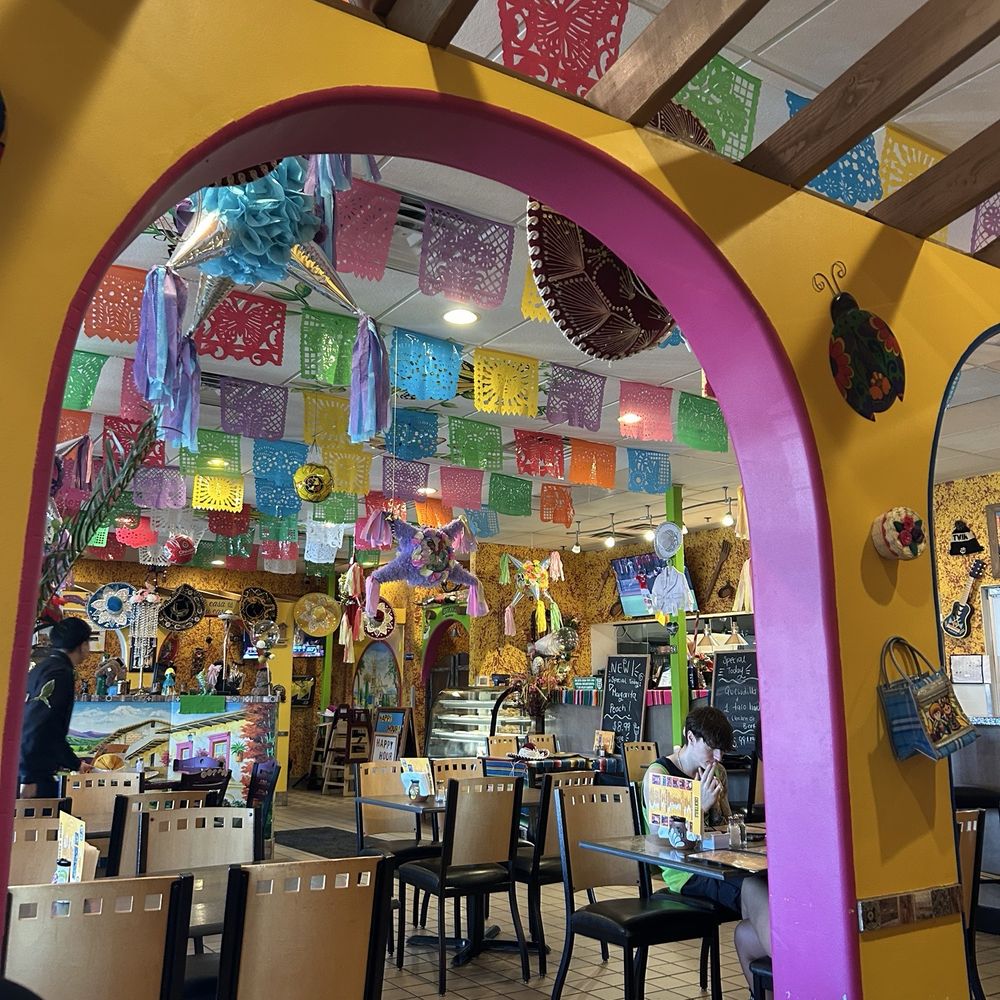 Eddie's Rey de la Birria - Inside - Mexican Near Me - Rochester, Minnesota
