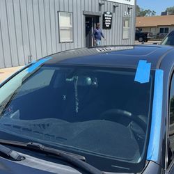 HP Auto Glass & Tinting - Replaced windshield