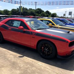 Yaklin Chrysler Dodge Jeep Ram of Angleton