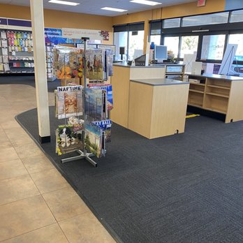 FedEx Office Print & Ship Center - Clean open space - Shipping Centers Near Me - Clovis, California FedEx Office Print & Ship Center - Clean open space - Shipping Centers Near Me - Clovis, California