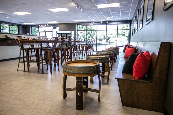 Pinkies Up Beer and Wine by null