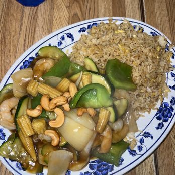 Suily's Cafe - Cashew Shrimp with Fried Rice - Chinese Near Me - Daly City, California