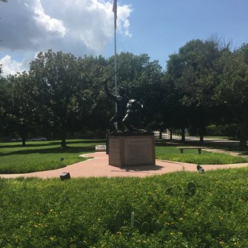 Veteran's Memorial Park - Parks Near Me - Fort Worth, Texas Veteran's Memorial Park - Parks Near Me - Fort Worth, Texas
