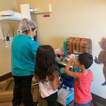 Alameda Pediatric Dentistry - Treasure chest at the end of service - Pediatric Dentists Near Me - Brentwood, California