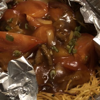 Full House Cafe - Tomatoe beef noodle. Had no idea they were gonna dump the entree on top of noodles that were crunchy and hard - Hong Kong Style Cafe Near Me - San Leandro, California