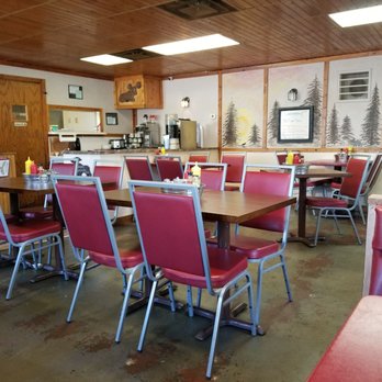 Hungry Moose - Interior - Diners Near Me - Peoria, Illinois