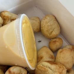 Pretzelmaker - Salted pretzel bites.