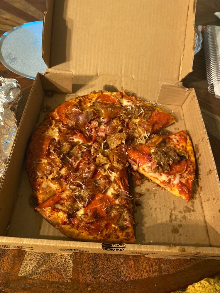 Food from Pizza Wings & Rock’n Roll