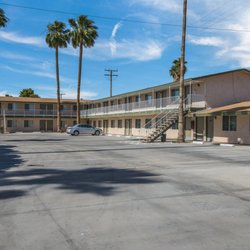 Blythe Hotel & Suites