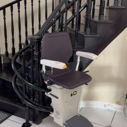 LiftTech Solutions - Atlas Infinity - Custom Curve Stairlift