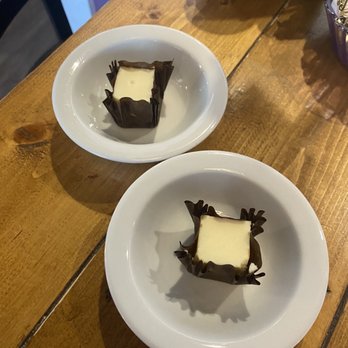 Honeybear Cafe - Free cheesecake bites - Breakfast & Brunch Near Me - Chicago, Illinois