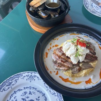 VeLa Brunch&Thai Restaurant - Surf and turf omelette rice and Thai Herb Mussel - Breakfast & Brunch Near Me - San Jose, California VeLa Brunch&Thai Restaurant - Surf and turf omelette rice and Thai Herb Mussel - Breakfast & Brunch Near Me - San Jose, California