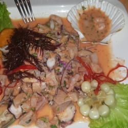 D'karbon Y Limon - Cheviche mixto piccante. Porzione generosa, prezzo buono (16€)