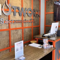 HOTWORX - Sacramento, CA - Arden-Arcade - Front counter