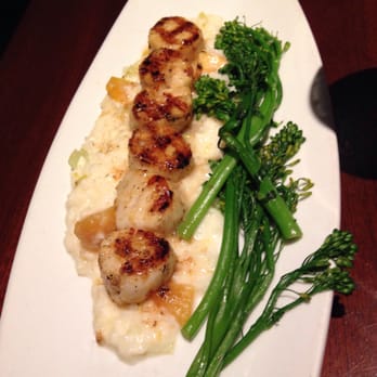 Seasons 52 - Sea scallops - New American Near Me - Edison, New Jersey