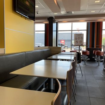 McDonald's - McDonald's - seating area - Coffee & Tea Near Me - Vaughan, Ontario McDonald's - McDonald's - seating area - Coffee & Tea Near Me - Vaughan, Ontario