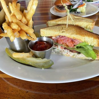 Schooners Monterey - Dungeness Crab BLT Roll - Seafood Near Me - Monterey, California Schooners Monterey - Dungeness Crab BLT Roll - Seafood Near Me - Monterey, California