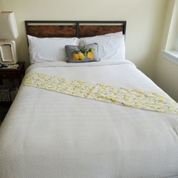 Lemon themed room