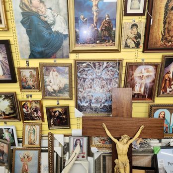Gifts - Gift Shops Near Me - Suwanee, Georgia