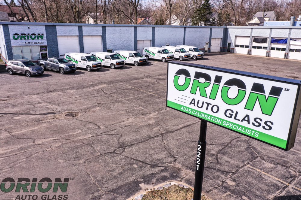 AUTO GLASS NOW 20 Photos 2221 Alpine Ave NW, Grand Rapids, Michigan