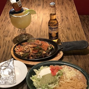 Mucho Si - mexican food and drinks on a table - Mexican Near Me - Nashwauk, Minnesota