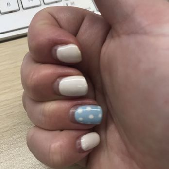 Holiday Nails - Wow! Going on 3 weeks!!! - Nail Salons Near Me - Los Angeles, California Holiday Nails - Wow! Going on 3 weeks!!! - Nail Salons Near Me - Los Angeles, California
