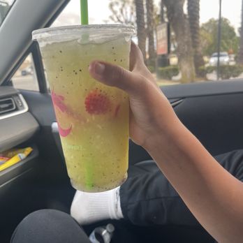 Green Crush - Strawberry kiwi - Juice Bars & Smoothies Near Me - Ontario, California