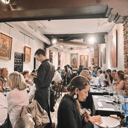 Restaurante Corral de la Moreria - The inside of the venue